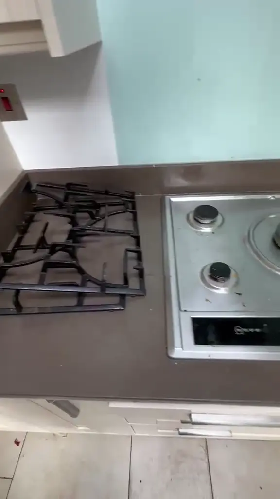 Clean hob and kitchen worktop after cleaning